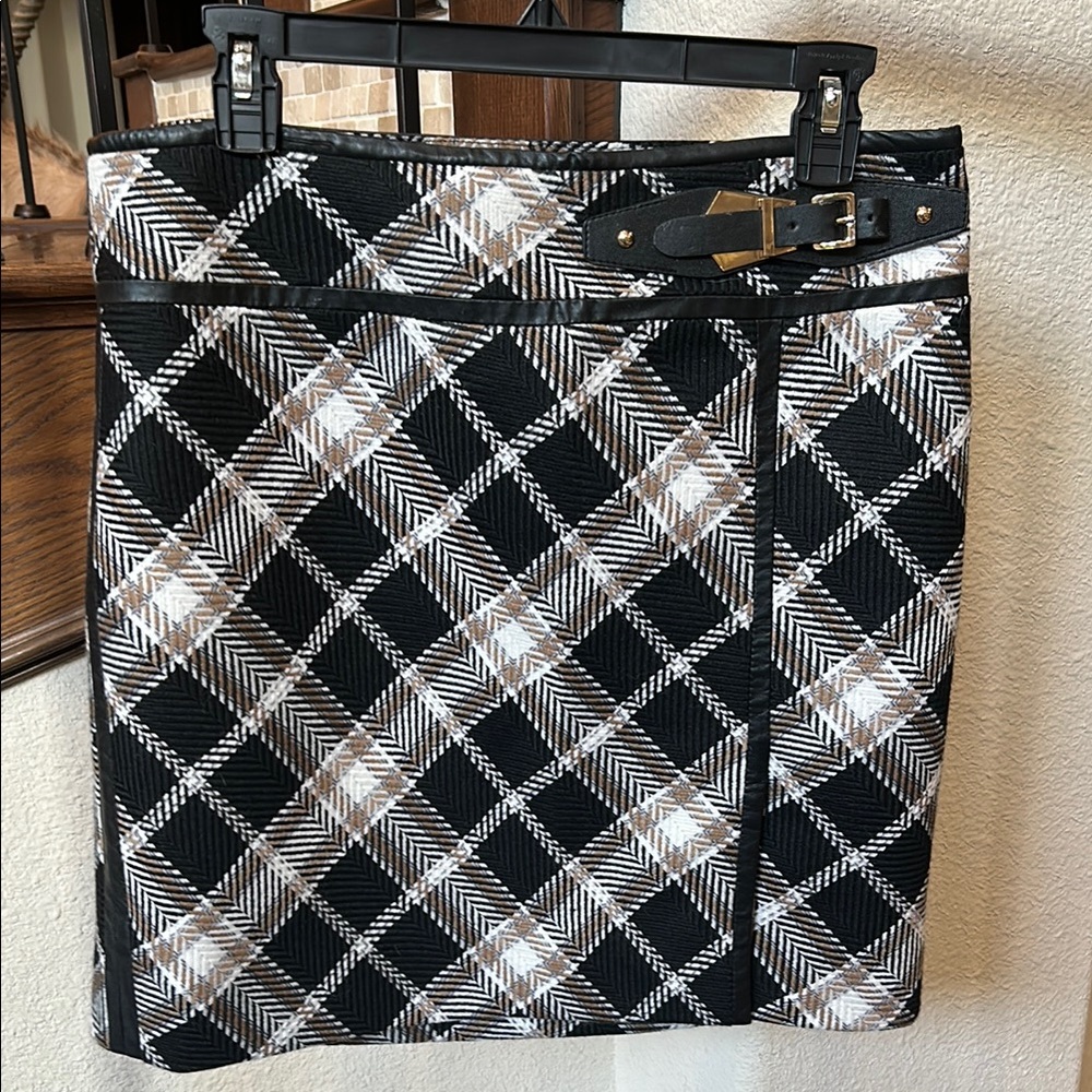 WHBM Plaid Black & Brown Women's Skirt